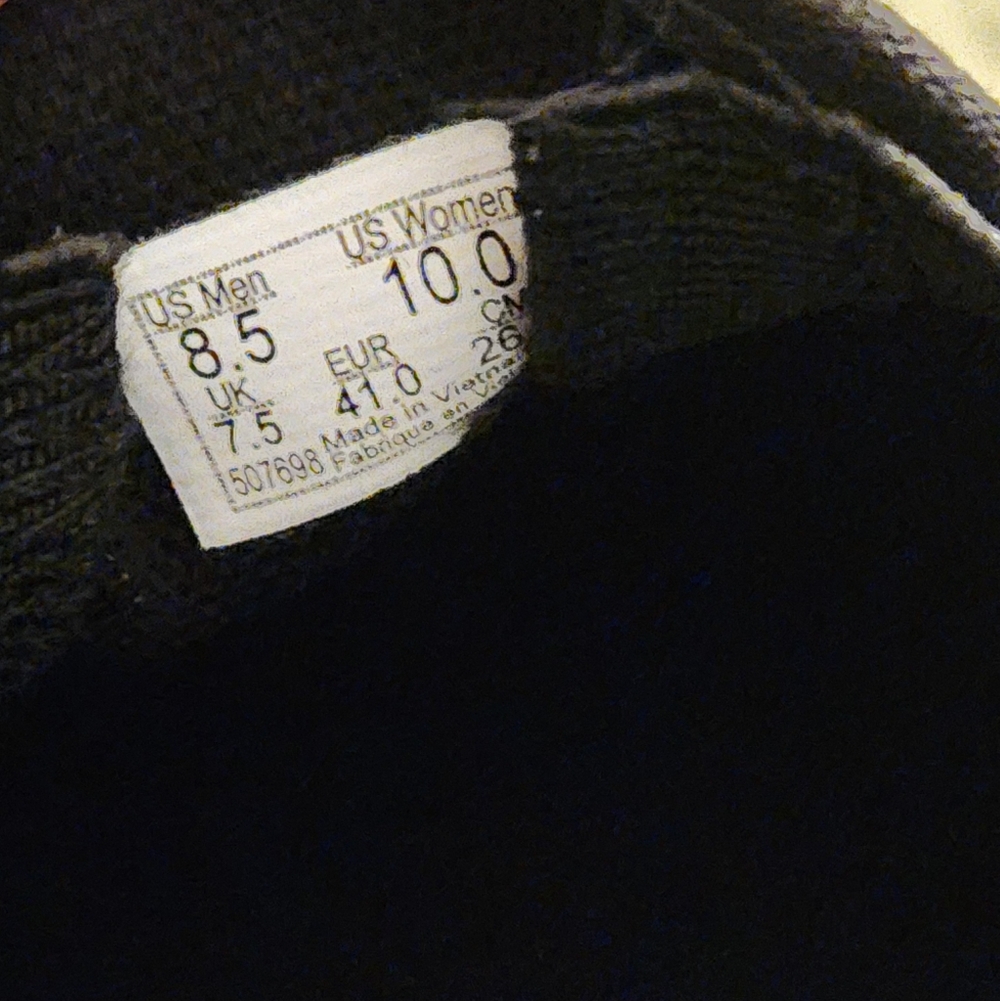 Vans Leopard and Skull Print Slip-On Sneakers - Picture 4 of 11